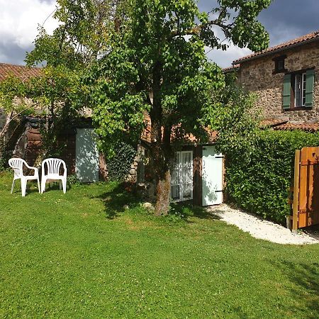 Bay Cottage Gite, Busserolles. Buitenkant foto