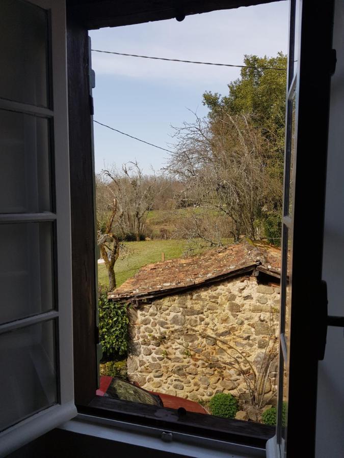 Bay Cottage Gite, Busserolles. Buitenkant foto